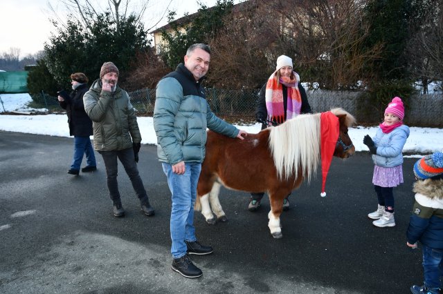 Nikolausaktion beim Spielplatz am 8. Dezember 2023