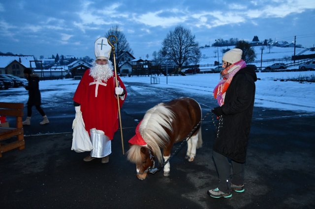 Nikolausaktion beim Spielplatz am 8. Dezember 2023