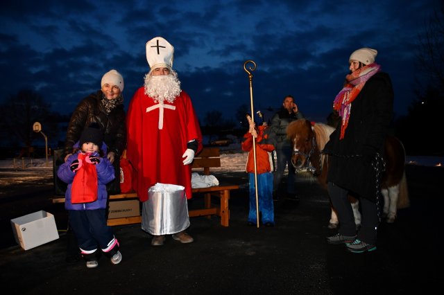 Nikolausaktion beim Spielplatz am 8. Dezember 2023