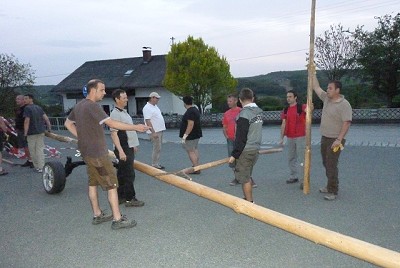 Maibaumaufstellen 2013